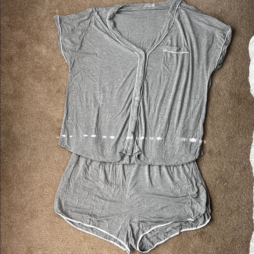 Barefoot Dreams Malibu Collection Soft Jersey Lounge Set